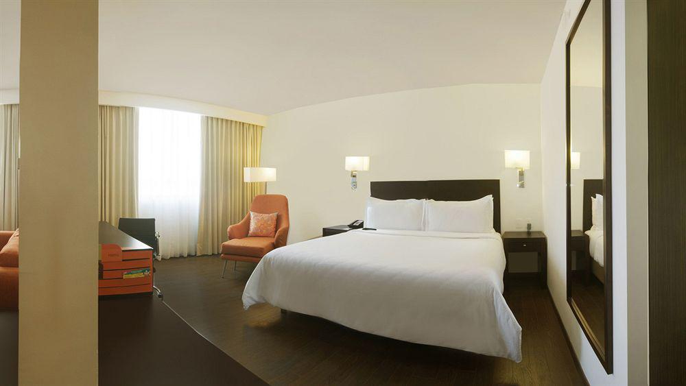 Fiesta Inn Insurgentes Sur Mexico City Room photo